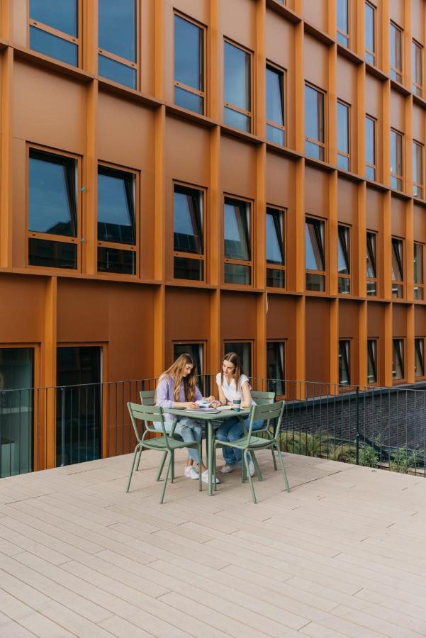 For Students Studying In Barcelona Only - Stunning Spacious Studios And Private Rooms At Pallars Student Accommodation Екстериор снимка