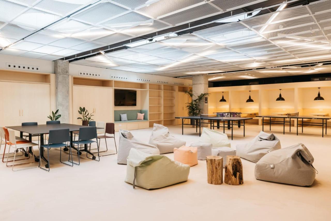 For Students Studying In Barcelona Only - Stunning Spacious Studios And Private Rooms At Pallars Student Accommodation Екстериор снимка