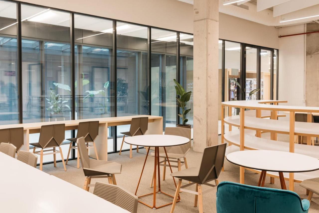For Students Studying In Barcelona Only - Stunning Spacious Studios And Private Rooms At Pallars Student Accommodation Екстериор снимка