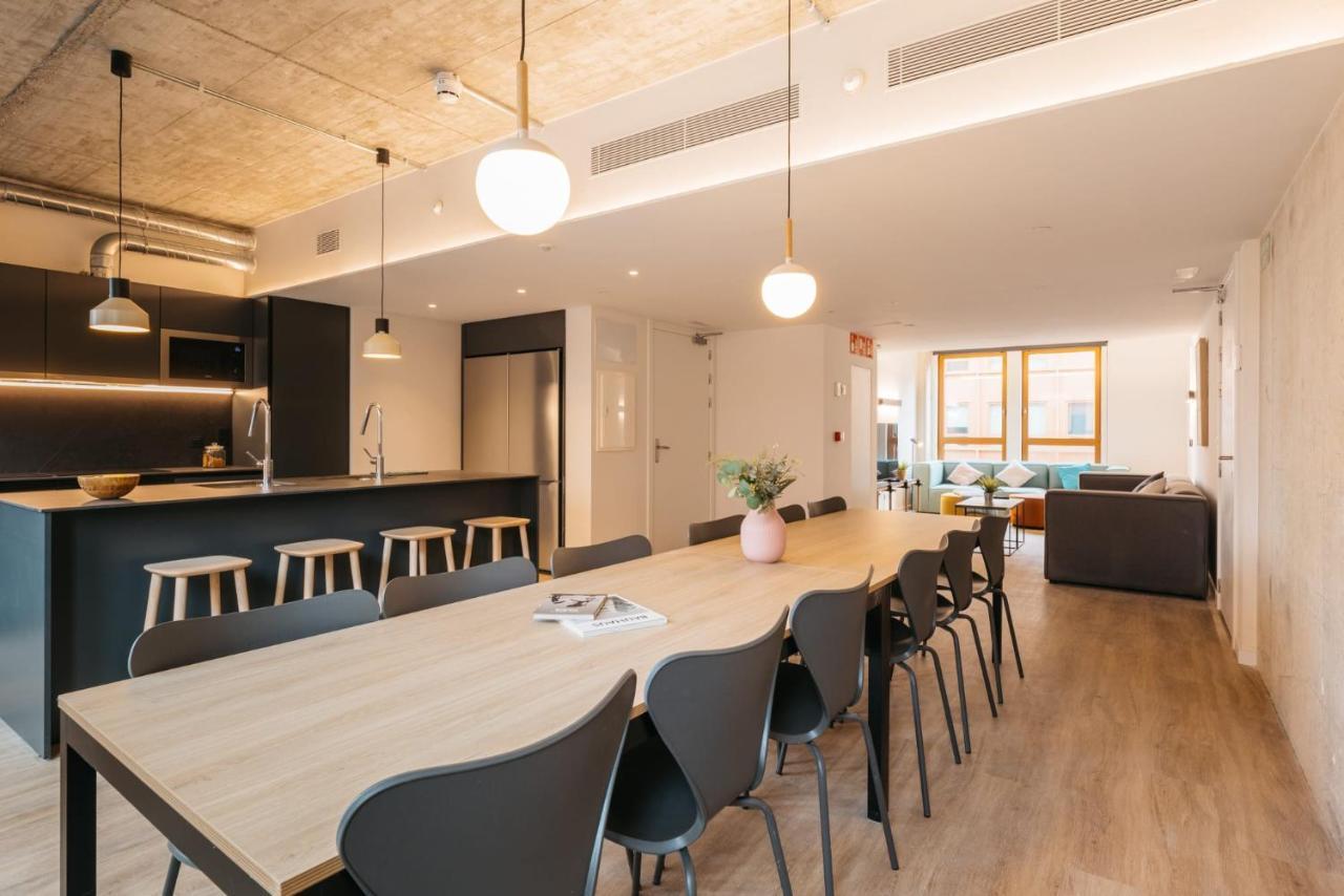 For Students Studying In Barcelona Only - Stunning Spacious Studios And Private Rooms At Pallars Student Accommodation Екстериор снимка